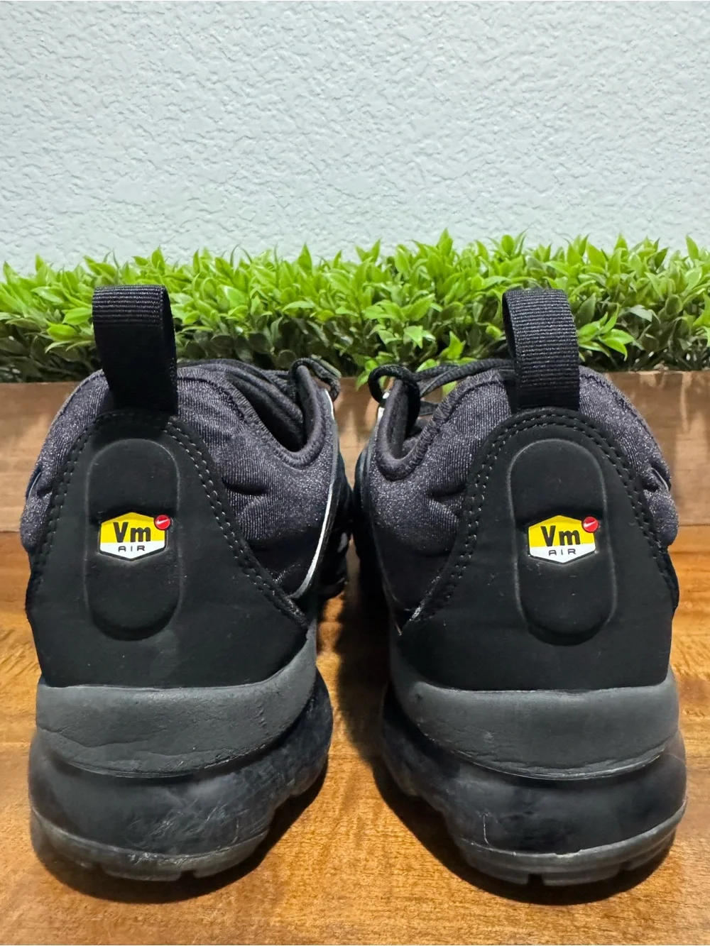 Nike Air VaporMax Plus Low Triple Black Running Shoes 924453-004 Mens Size 9.5